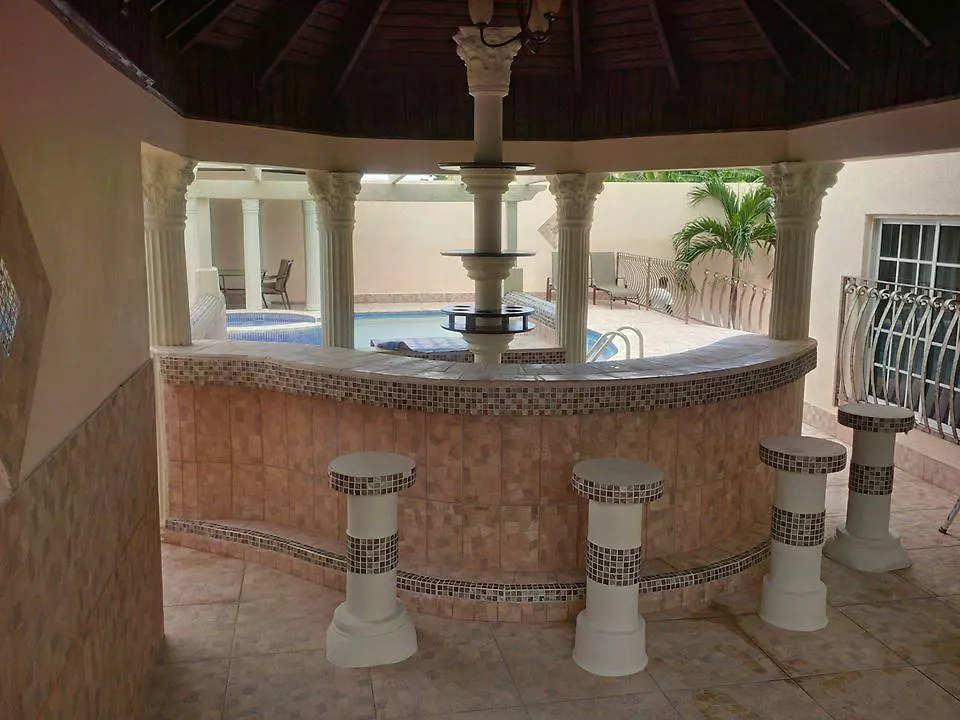 Pinnacle View Estate Colors Hideaway #1 & 2 Montego Bay 0*,  Jamaika