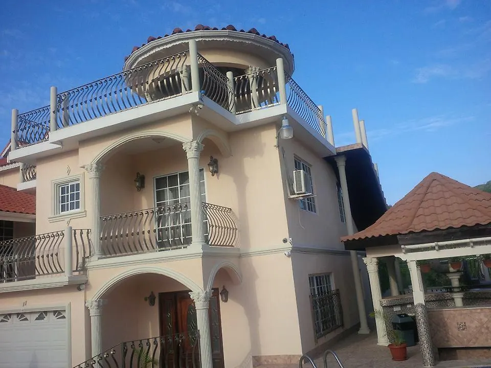 Pinnacle View Estate Colors Hideaway #1 & 2 Montego Bay Villa