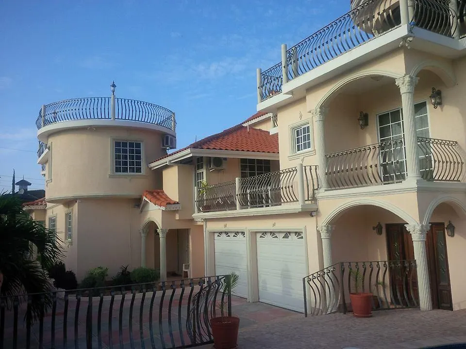 Villa Pinnacle View Estate Colors Hideaway #1 & 2 Montego Bay Jamaika